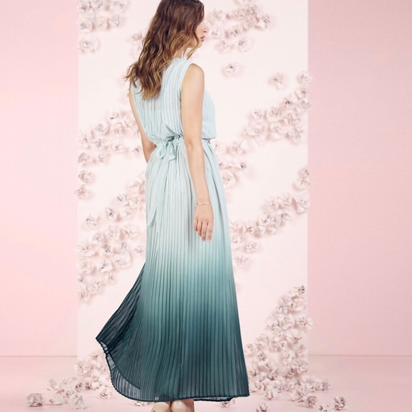 *Sold* Lauren Conrad Runway Ombré Pleated Dress 10 - Picture 2 of 8